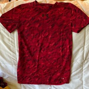 Under Armour Red Camo Base Layer Tee
Youth Large